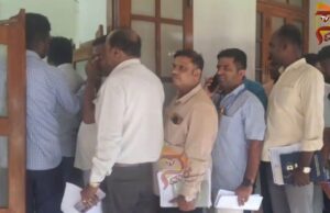 ಐಪಿಎಲ್ ಟಿಕೆಟ್ಗಾಗಿ ಸ್ಪೀಕರ್ ಕಚೇರಿ ಮುಂದೆ ಶಾಸಕರ ಪಿಎಗಳ ಕ್ಯೂ