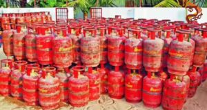 ದೇಶದಲ್ಲಿ ಎಲ್ಪಿಜಿ ಕೊರತೆ ಇಲ್ಲ – ಗ್ಯಾಸ್ ಸಿಲಿಂಡರ್ಗಳ ಪೂರೈಕೆ ಹೆಚ್ಚಿಸಿದ ಕೇಂದ್ರ ಸರ್ಕಾರ..!