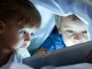 ಮಕ್ಕಳಲ್ಲಿ ಅತಿಯಾದ ಸ್ಕ್ರೀನ್ ಸಮಯದ ಪರಿಣಾಮಗಳು ಹಾಗೂ ಪೋಷಕರು ಅದನ್ನು ಹೇಗೆ ಕಡಿಮೆ ಮಾಡಬಹುದು..!