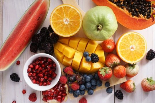 ಖಾಲಿ ಹೊಟ್ಟೆಯಲ್ಲಿ ಹಣ್ಣು ತಿನ್ನುವ ಅಭ್ಯಾಸವಿದ್ಯಾ – ನಿಜವಾಗಿಯೂ ಆರೋಗ್ಯಕ್ಕೆ ಒಳ್ಳೆಯದಾ..?