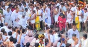 ಸಮರ್ಥ್ ಗೆಲುವಿಗಾಗಿ ಕೆಂಡ ತುಳಿದು ವಿಶೇಷ ಪೂಜೆ ಸಲ್ಲಿಸಿದ ಸಚಿವ ಎಸ್.ಎಸ್ ಮಲ್ಲಿಕಾರ್ಜುನ್