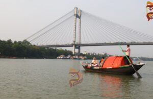 ಚುನಾವಣಾ ಭರಾಟೆಯ ಮಧ್ಯೆ ಹೂಗ್ಲಿ ನದಿಯಲ್ಲಿ ಪ್ರಧಾನಿ ಮೋದಿ ದೋಣಿ ವಿಹಾರ