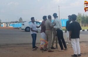 ಕಾಲೇಜು ವಿದ್ಯಾರ್ಥಿಗಳಿಂದ ಪೊಲೀಸರ ಮೇಲೆ ಹಲ್ಲೆ..!