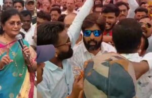 ನಿಪ್ಪಾಣಿಯಲ್ಲಿ ಬಿಜೆಪಿ-ಕಾಂಗ್ರೆಸ್ ಸಂಘರ್ಷ: ಮನೆ ಹಂಚಿಕೆ ಕಾರ್ಯಕ್ರಮದಲ್ಲಿ ಭಾರೀ ಗದ್ದಲ, ಭಾವುಕರಾದ ಶಾಸಕಿ ಶಶಿಕಲಾ ಜೊಲ್ಲೆ