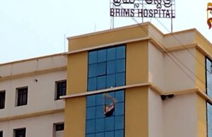 Bidar BRIMS Hospital ನಲ್ಲಿ ಯುವ ವೈದ್ಯನ ಮೇಲೆ ಹಲ್ಲೆ; ಚಿಕಿತ್ಸೆ ವಿಚಾರಕ್ಕೆ ಶುರುವಾದ ಕಿರಿಕ್ ಭಾರಿ ಗಲಾಟೆಗೆ ತಿರುಗಿತು