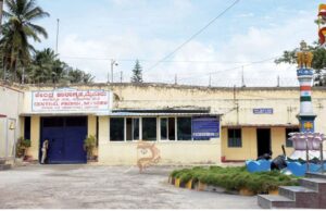 ಮೈಸೂರು ಜೈಲಿನಲ್ಲಿ ಭ್ರಷ್ಟಾಚಾರ ಬಯಲು: ವಾರ್ಡನ್ ಒಳ ಉಡುಪು ಮತ್ತು ಸಾಕ್ಸ್ನಲ್ಲಿ ನಿಷೇಧಿತ ವಸ್ತುಗಳು ಪತ್ತೆ