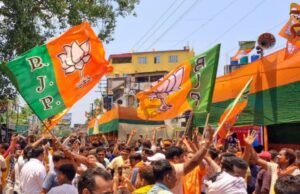 ಬಂಗಾಳದಲ್ಲಿ ಬಿಜೆಪಿ ಕಾರ್ಯಕರ್ತರ ಸಂಭ್ರಮ : ಮೊಟ್ಟ ಮೊದಲ ಬಾರಿಗೆ ಅರಳಿದ ಕಮಲ