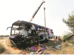 Bus Accident: ಟ್ರಕ್’ಗೆ ಡಿಕ್ಕಿಯಾಗಿ ಪಲ್ಟಿಯಾದ ಸ್ಲೀಪರ್ ಬಸ್; 20ಕ್ಕೂ ಹೆಚ್ಚು ಪ್ರಯಾಣಿಕರಿಗೆ ಗಂಭೀರ ಗಾಯ