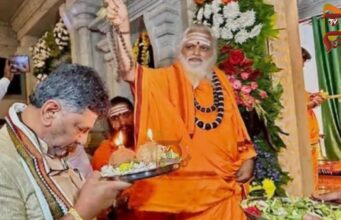 ಸಿಎಂ ಆಗಿ ಅಜ್ಜಯ್ಯನ ಹೆಸರಲ್ಲೇ ಪ್ರಮಾಣವಚನ ̧ ತಡರಾತ್ರಿ ಮಠಕ್ಕೆ ಭೇಟಿ ನೀಡಿ ವಿಶೇಷ ಸಲಹೆ ಪಡೆದ ಡಿ.ಕೆ.ಶಿವಕುಮಾರ್