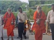 ನೊಣವಿನಕೆರೆ ಶಿವಯೋಗೀಶ್ವರ ಸ್ವಾಮೀಜಿಯಿಂದ ವಿಧಾನಸೌಧದ ಮೆಟ್ಟಿಲುಗಳಿಗೆ ಅಕ್ಷತೆ ಪ್ರೋಕ್ಷಣೆ