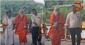 ನೊಣವಿನಕೆರೆ ಶಿವಯೋಗೀಶ್ವರ ಸ್ವಾಮೀಜಿಯಿಂದ ವಿಧಾನಸೌಧದ ಮೆಟ್ಟಿಲುಗಳಿಗೆ ಅಕ್ಷತೆ ಪ್ರೋಕ್ಷಣೆ